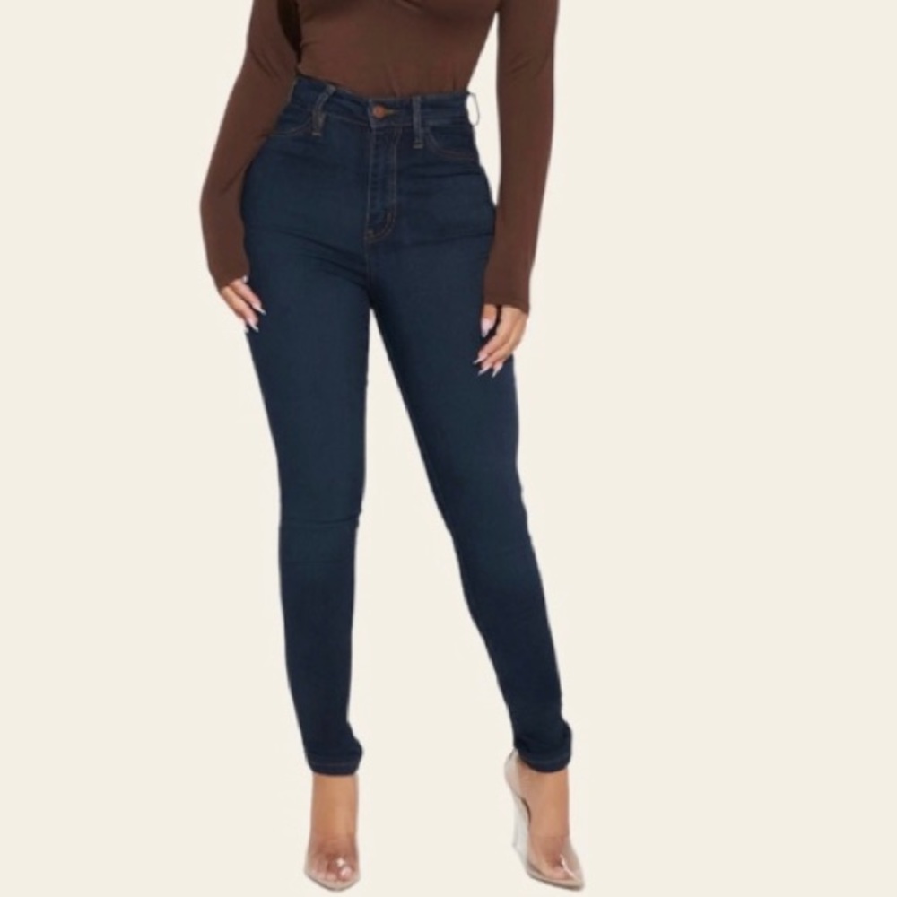 Petite FashionNova Classic Skinny Jeans-Dark Denim